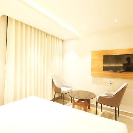 Hotel Dc Star 콜카타 외부 사진