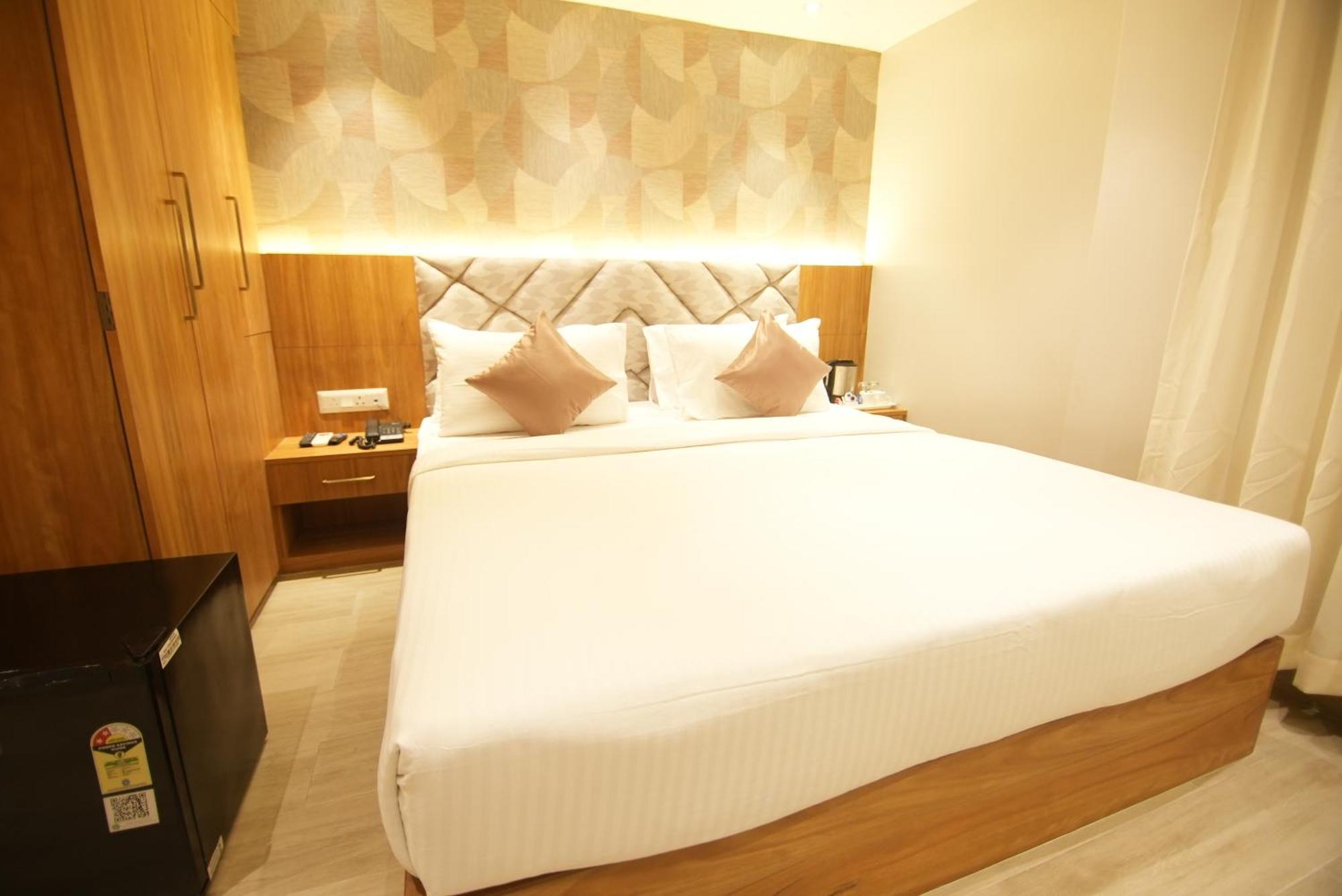 Hotel Dc Star 콜카타 외부 사진