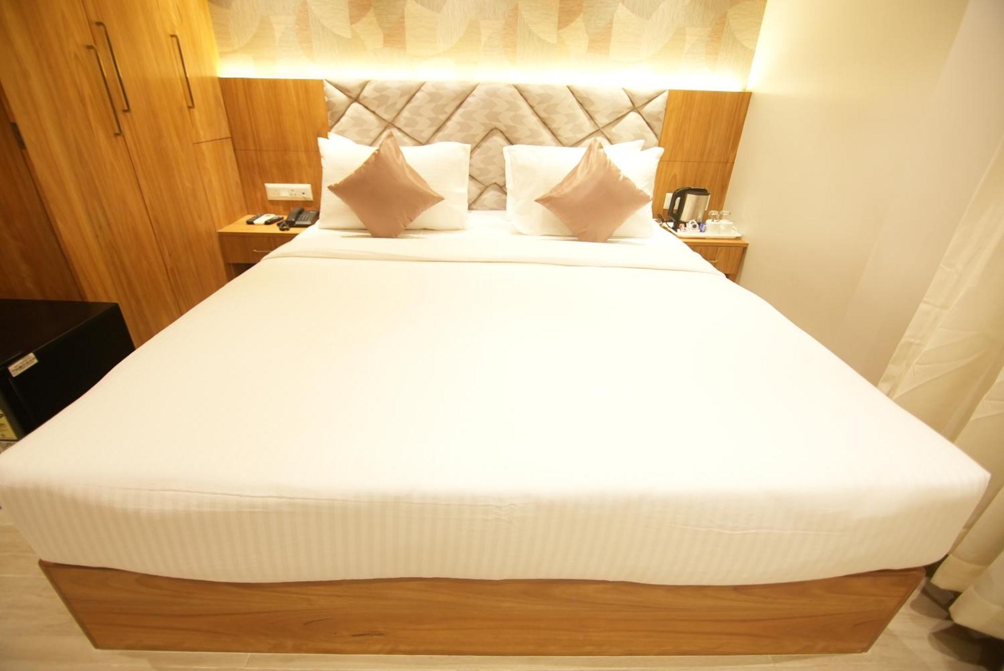Hotel Dc Star 콜카타 외부 사진