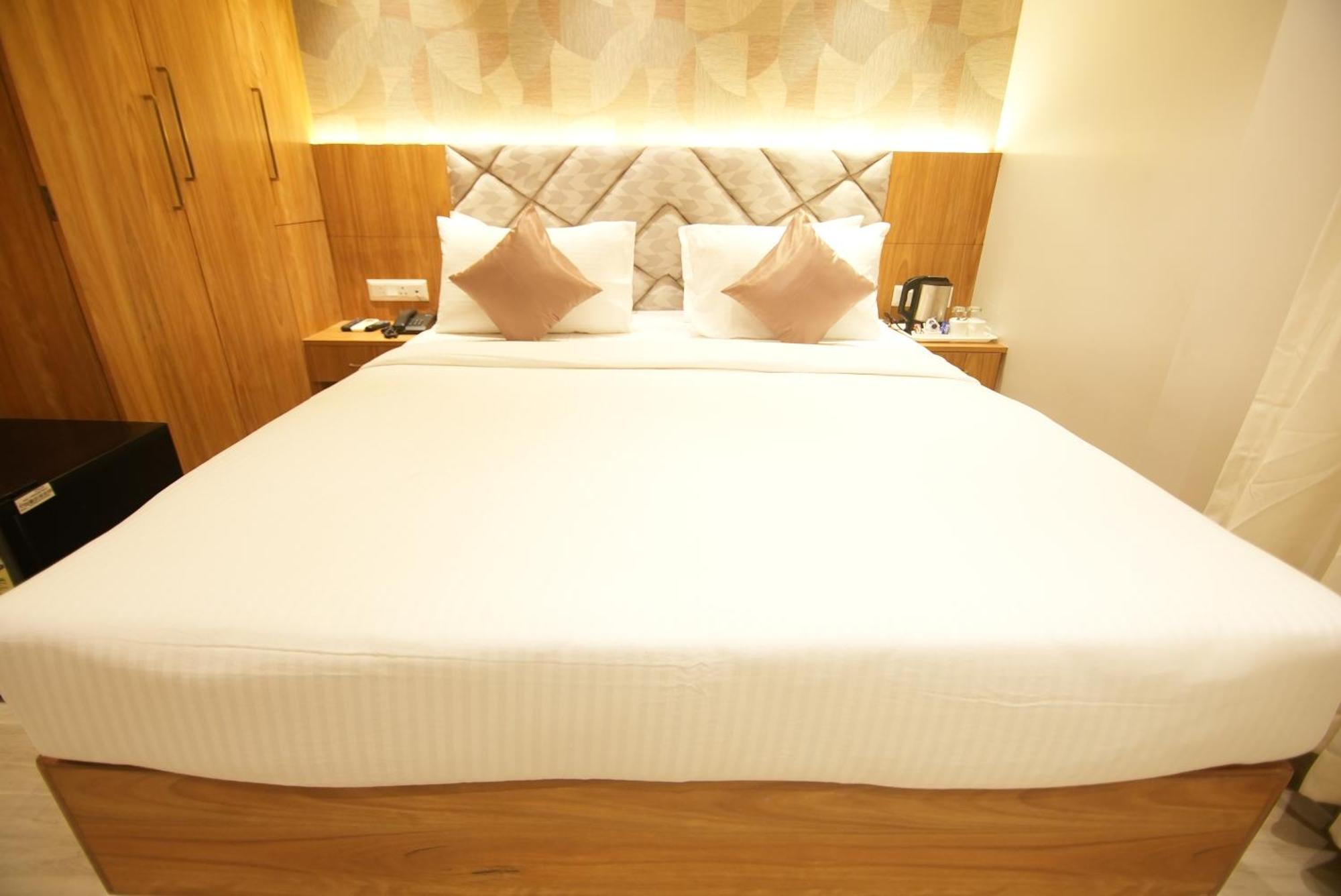 Hotel Dc Star 콜카타 외부 사진